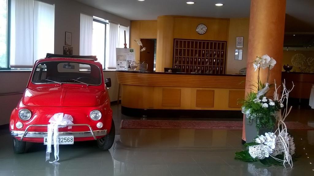 Hotel Romanisio Fossano Bagian luar foto