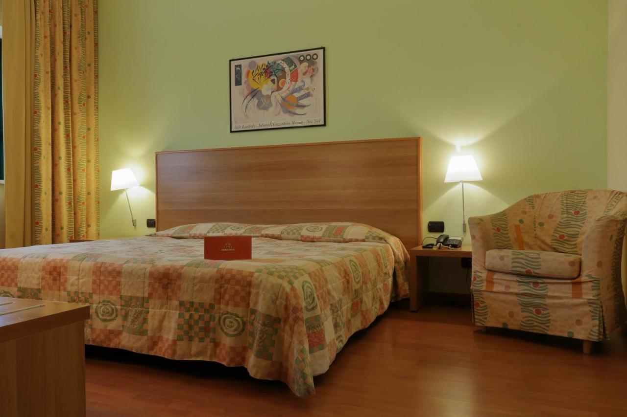 Hotel Romanisio Fossano Bagian luar foto